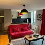 Les Du Phare Apartment *
