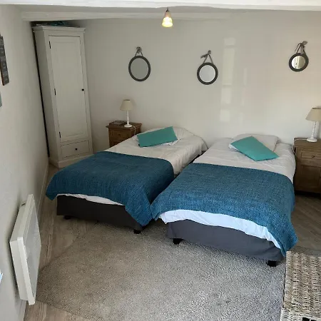 Les Du Phare Apartment *