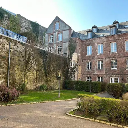 Les Du Phare הונפלר