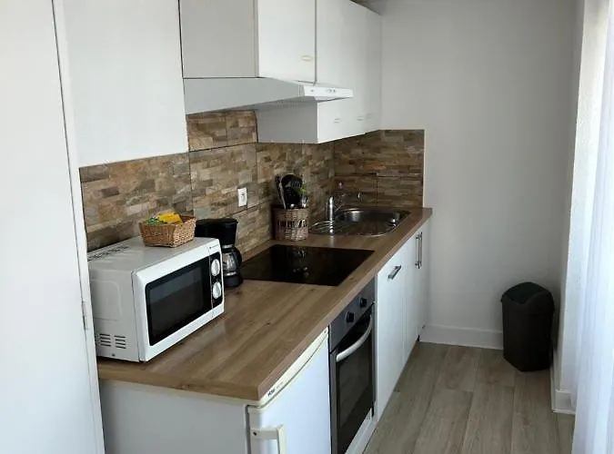 Les Du Phare דירה